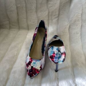 Ashley Stewart colorful  Satin slip on pointed toe gray heels size9W